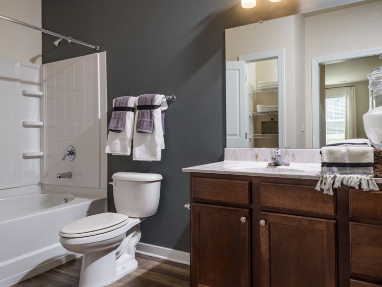 Bathroom With Bathtub at Abberly Square Apartment Homes, Maryland, 20601